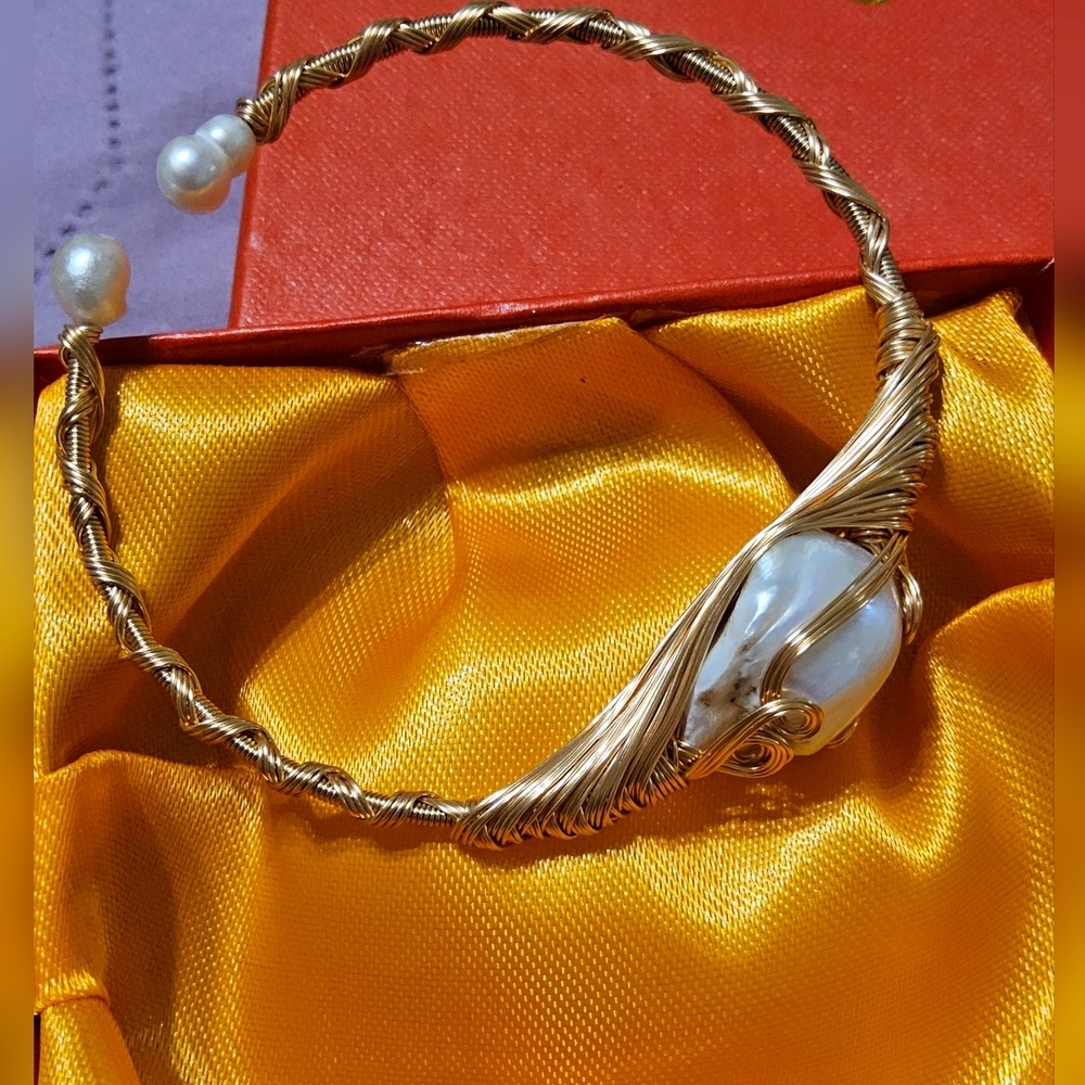 Bohemian Style Fresh Water Pearl Bracelet Purity & Inner Wisdom - Picture 3 of 5